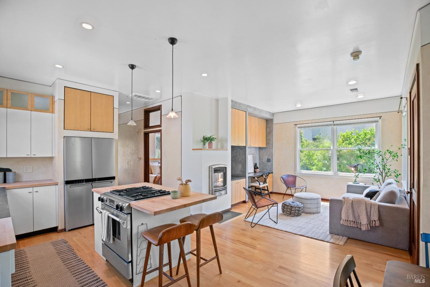 Detail Gallery Image 6 of 47 For 623 3rd St, Napa,  CA 94559 - 2 Beds | 2 Baths