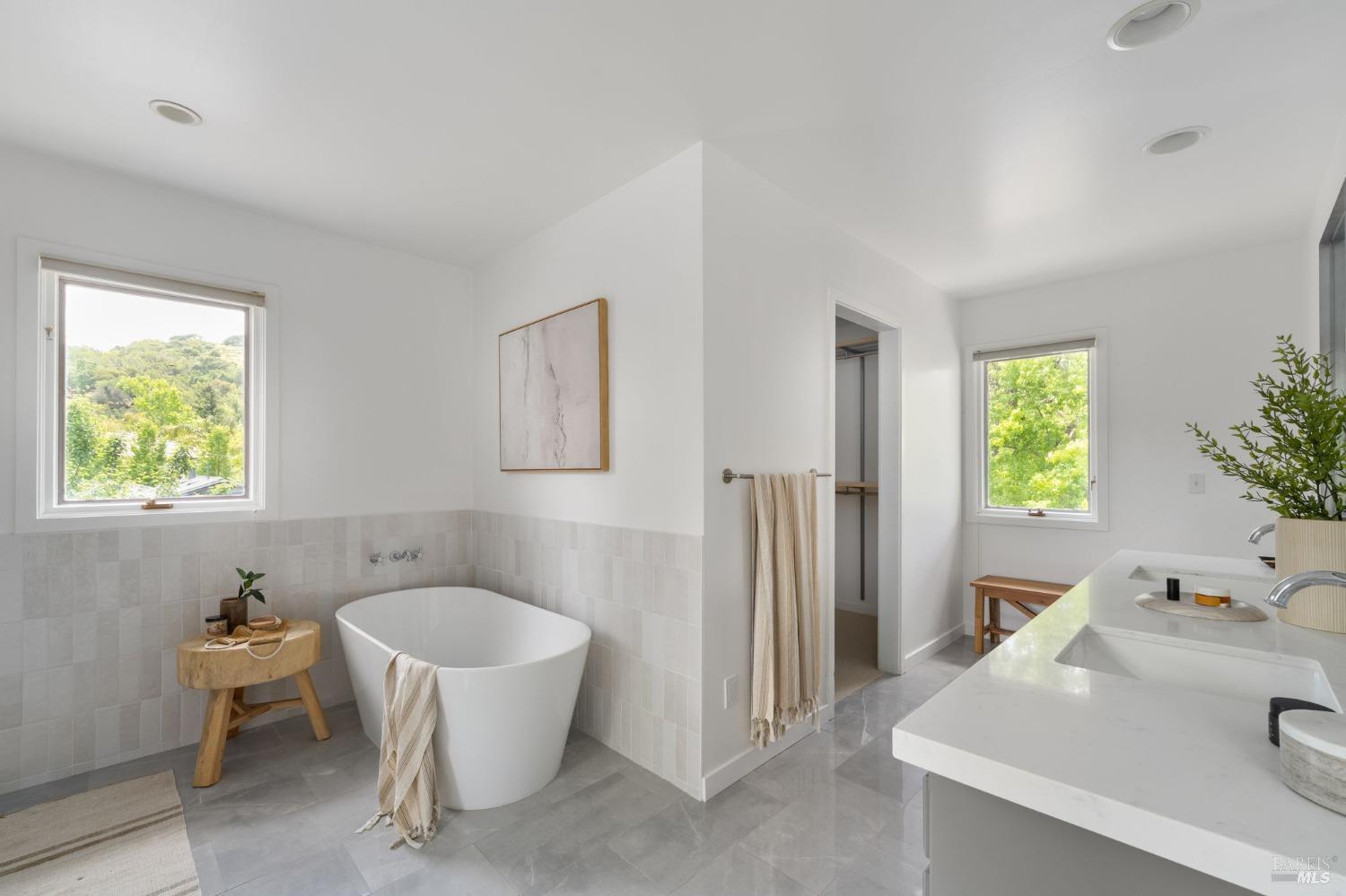 Detail Gallery Image 26 of 74 For 30 Tarry Rd, San Anselmo,  CA 94960 - 5 Beds | 3/1 Baths