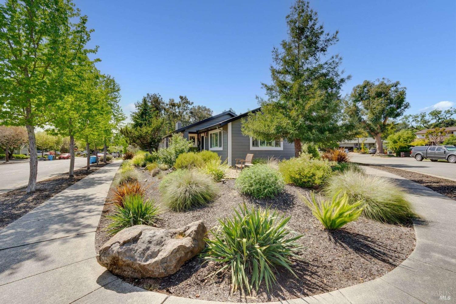 Detail Gallery Image 36 of 38 For 4897 Hoen Ave, Santa Rosa,  CA 95405 - 3 Beds | 2 Baths