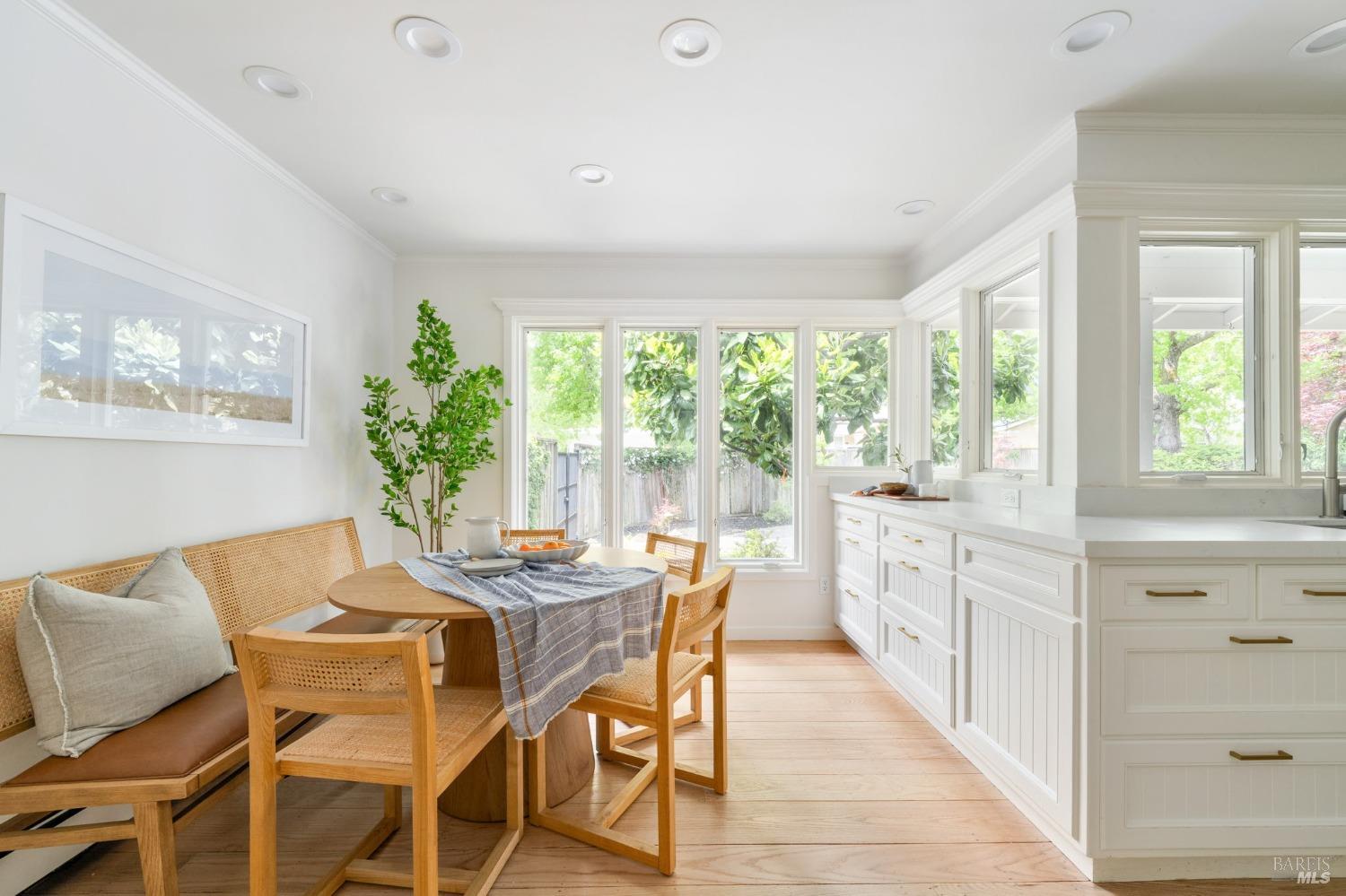 Detail Gallery Image 18 of 74 For 30 Tarry Rd, San Anselmo,  CA 94960 - 5 Beds | 3/1 Baths