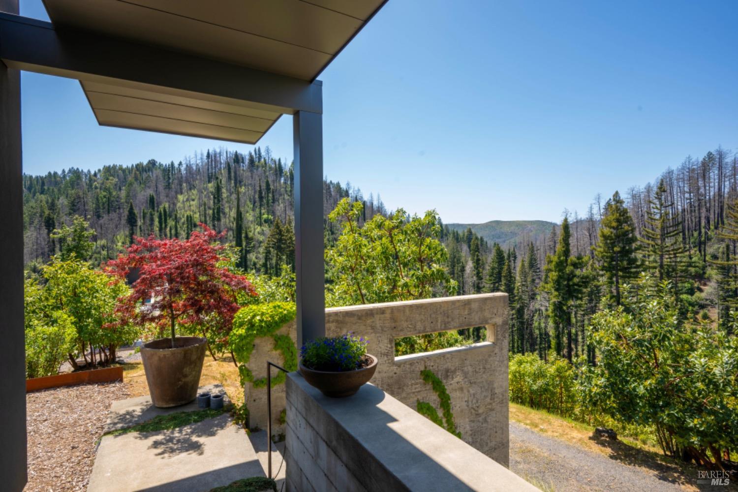 Detail Gallery Image 5 of 44 For 8909 Mill Creek Rd, Healdsburg,  CA 95448 - 2 Beds | 2 Baths
