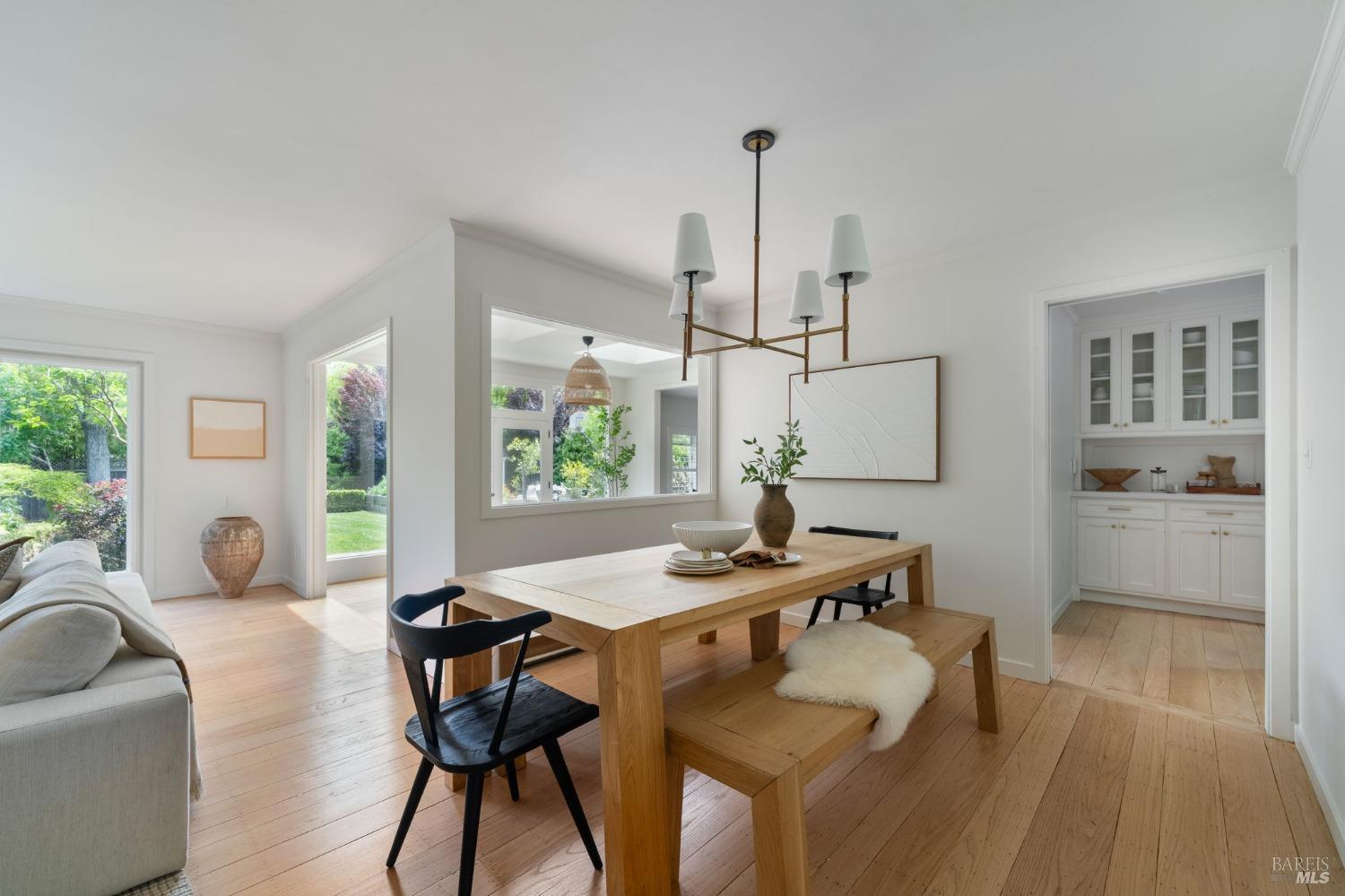Detail Gallery Image 21 of 74 For 30 Tarry Rd, San Anselmo,  CA 94960 - 5 Beds | 3/1 Baths