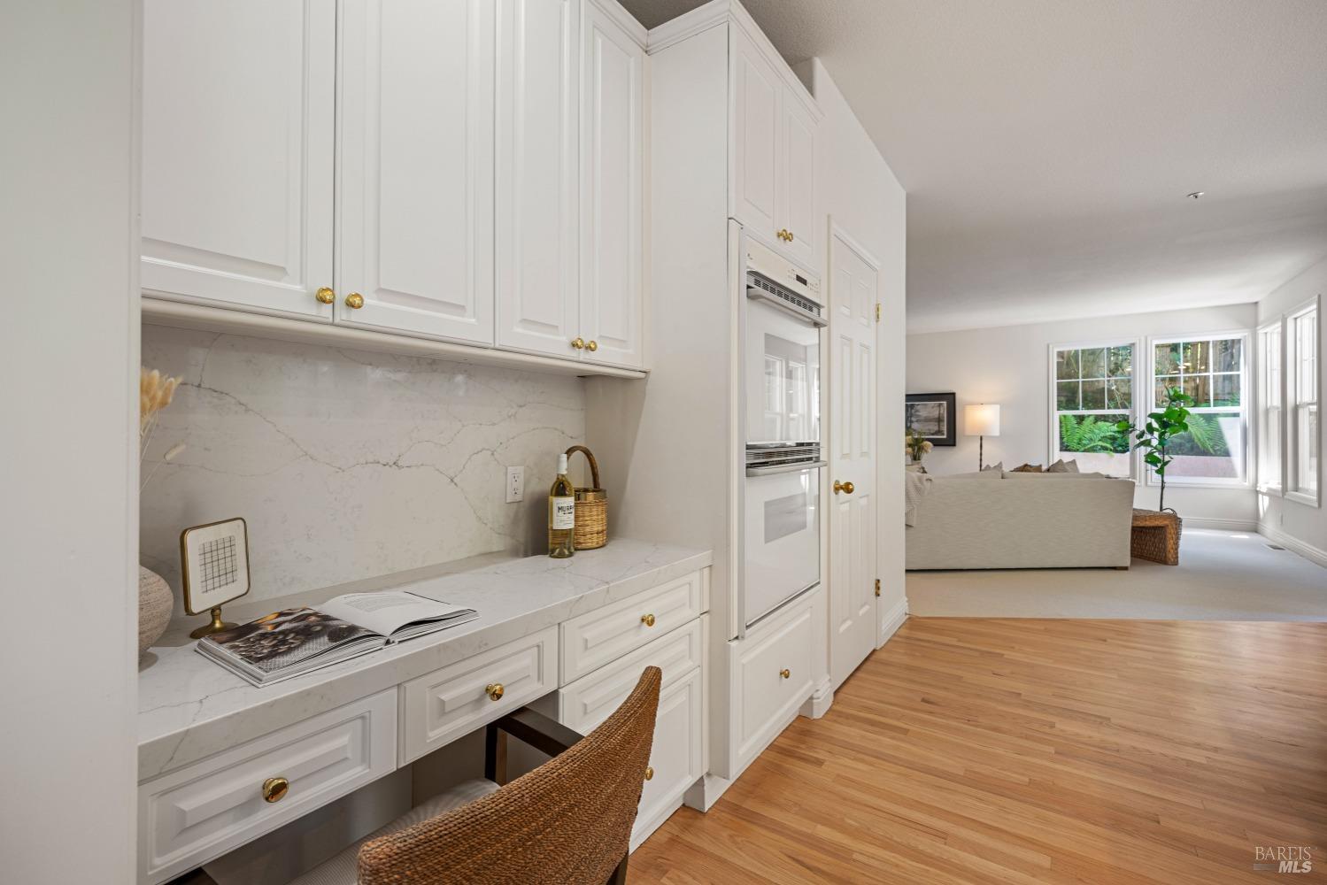 Detail Gallery Image 14 of 35 For 438 Laverne Ave, Mill Valley,  CA 94941 - 4 Beds | 3/1 Baths