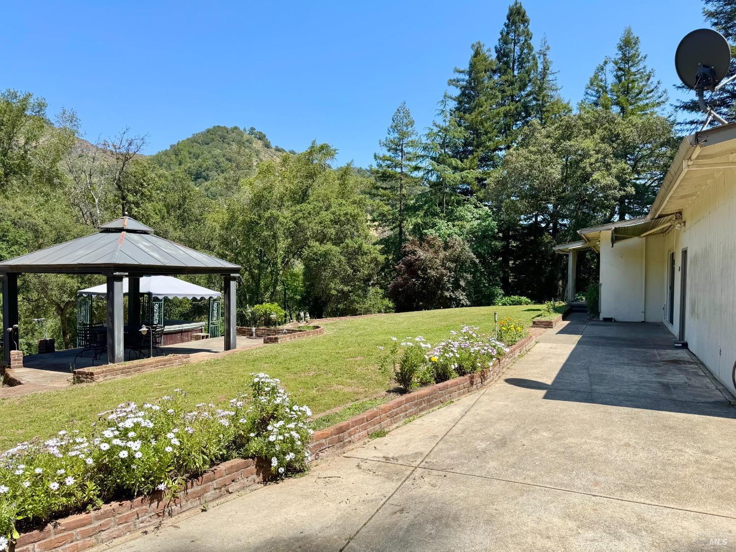 Detail Gallery Image 10 of 46 For 4511 Dry Creek Rd, Napa,  CA 94558 - 3 Beds | 2 Baths