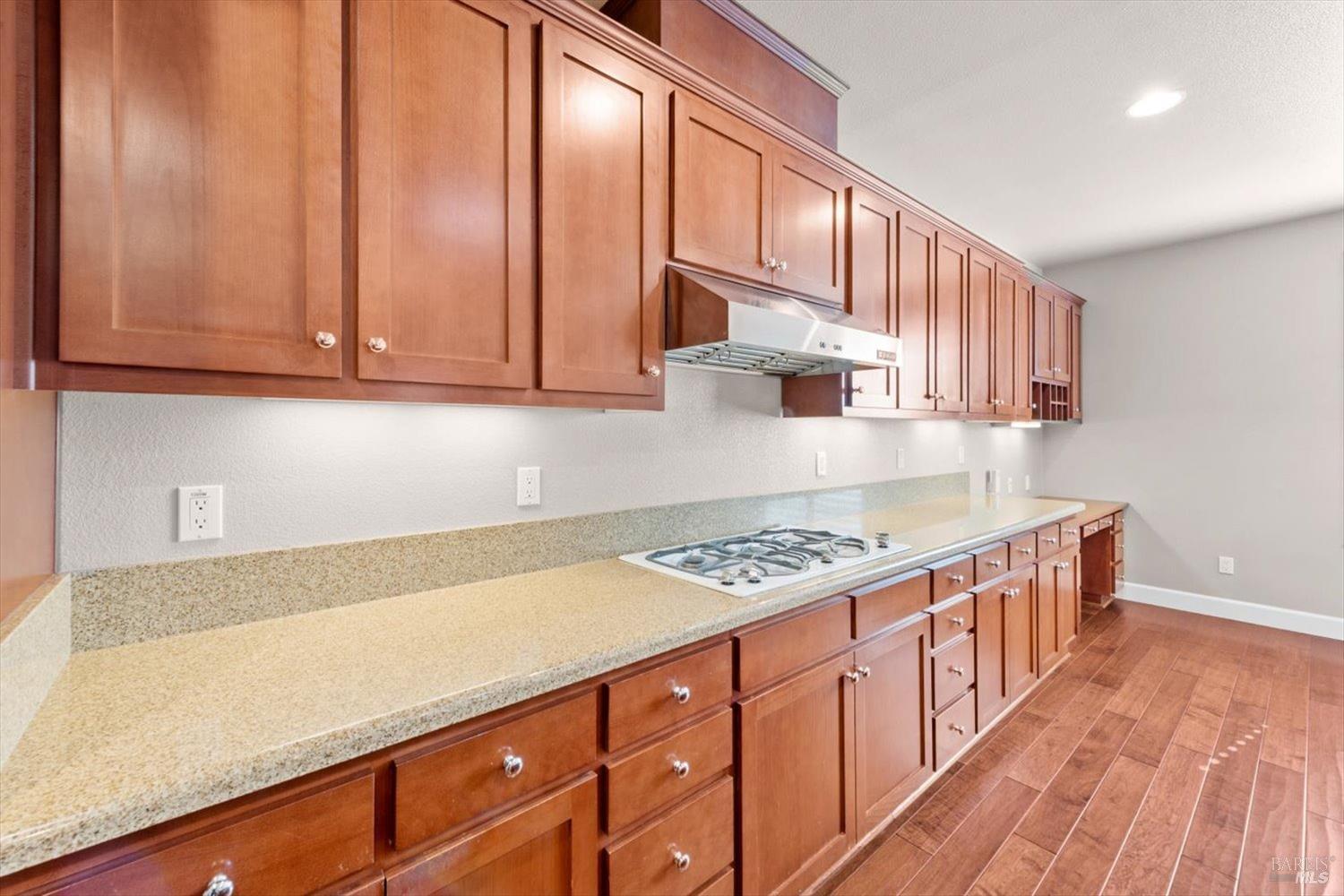 Detail Gallery Image 29 of 77 For 502 Longwood Pl, Vacaville,  CA 95688 - 3 Beds | 3/1 Baths