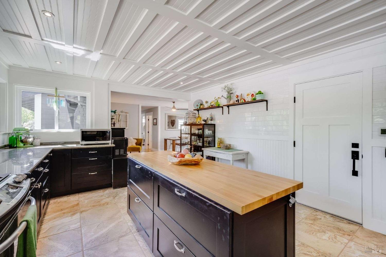 Detail Gallery Image 11 of 38 For 4897 Hoen Ave, Santa Rosa,  CA 95405 - 3 Beds | 2 Baths