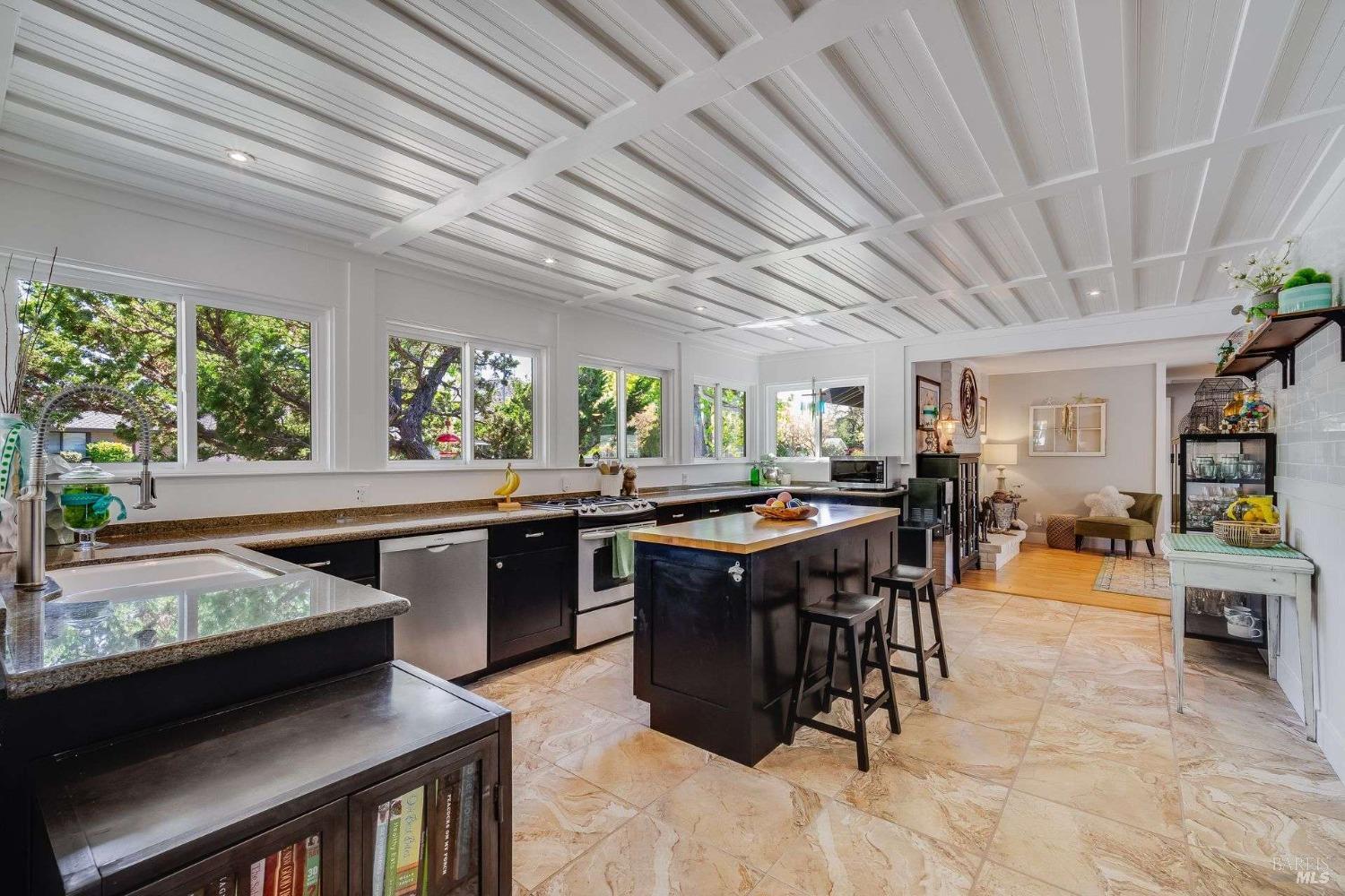 Detail Gallery Image 8 of 38 For 4897 Hoen Ave, Santa Rosa,  CA 95405 - 3 Beds | 2 Baths