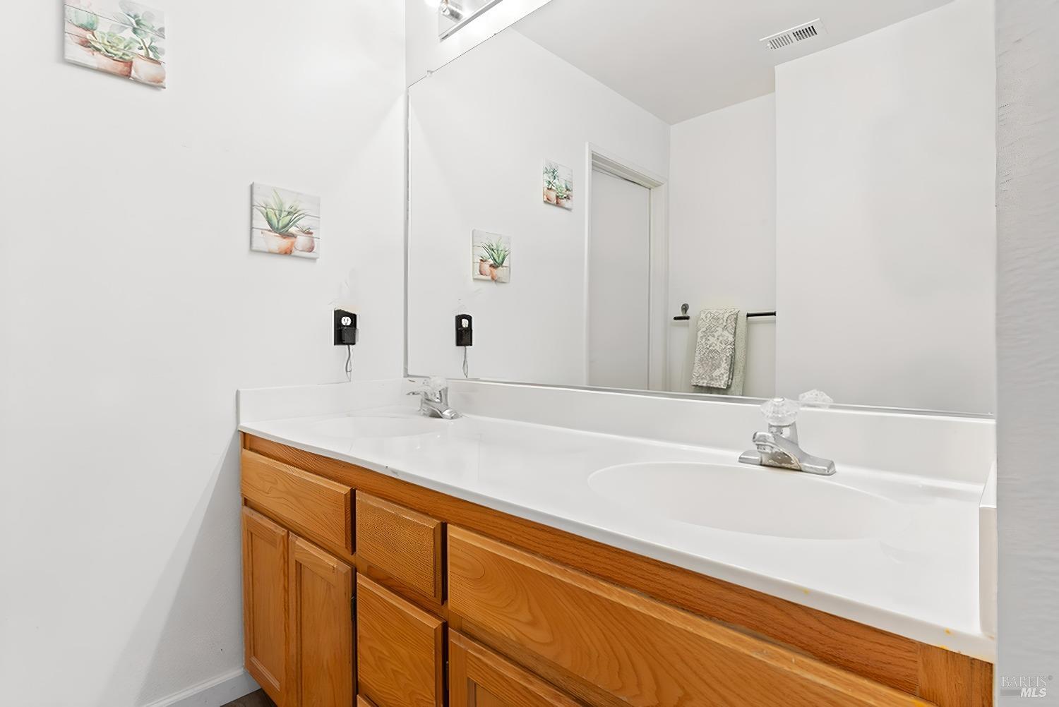 Detail Gallery Image 22 of 36 For 706 Powderhorn Ave, Santa Rosa,  CA 95407 - 3 Beds | 2/1 Baths