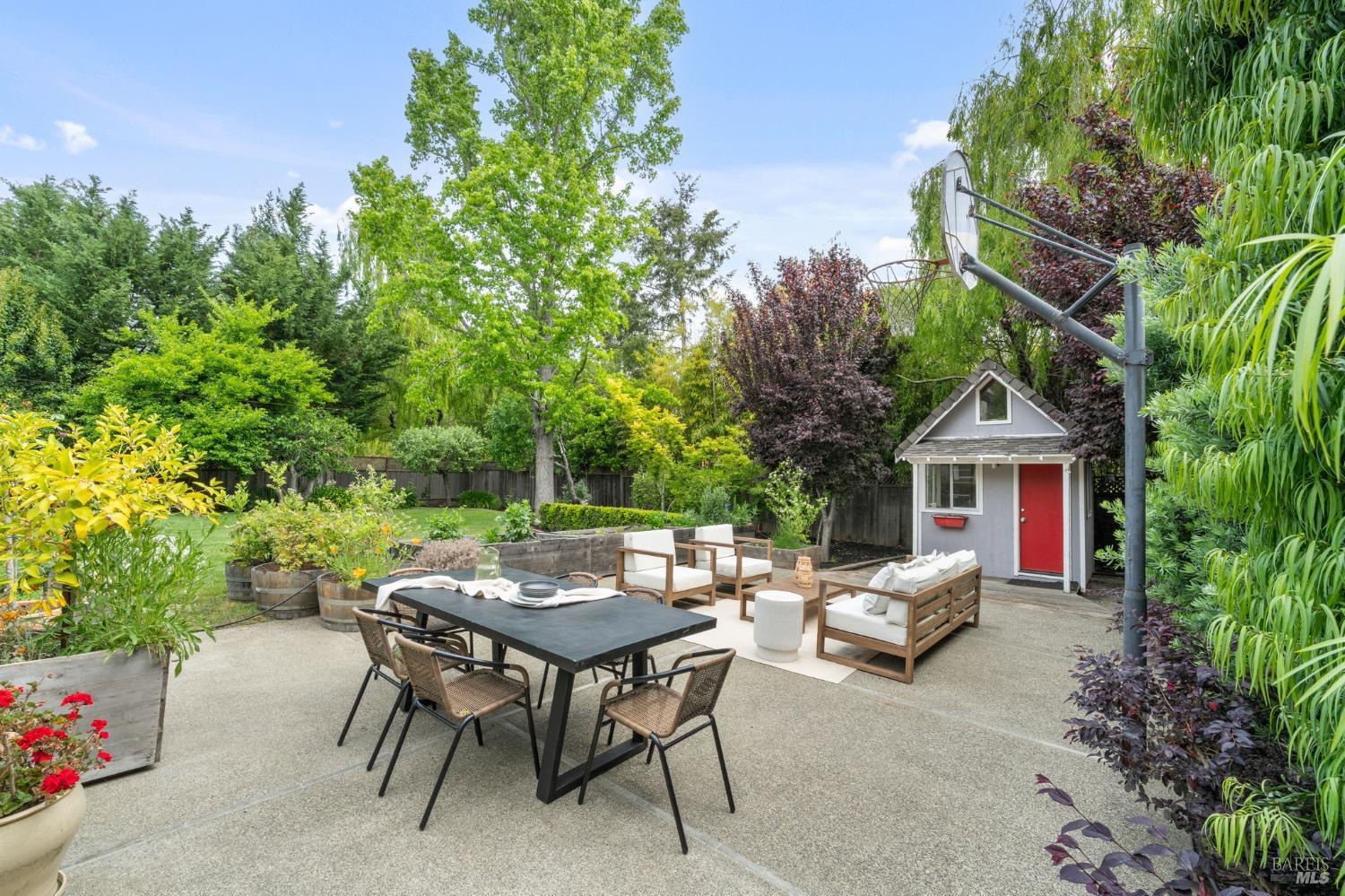 Detail Gallery Image 51 of 74 For 30 Tarry Rd, San Anselmo,  CA 94960 - 5 Beds | 3/1 Baths
