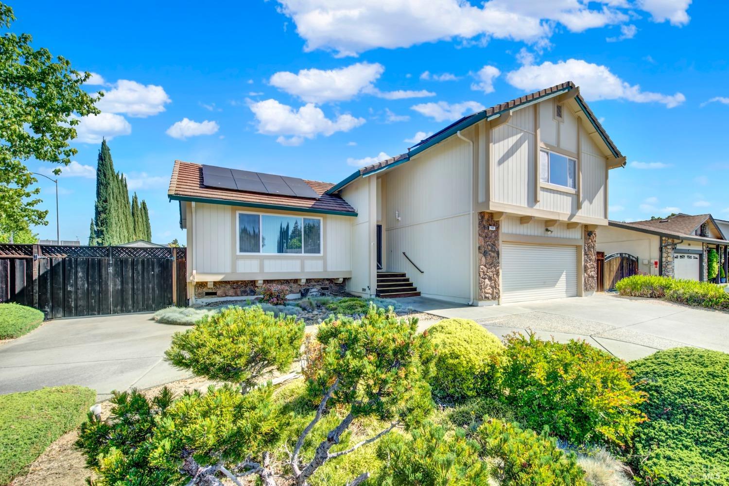 Detail Gallery Image 6 of 68 For 155 Quietwood Dr, Vacaville,  CA 95688 - 4 Beds | 2/1 Baths