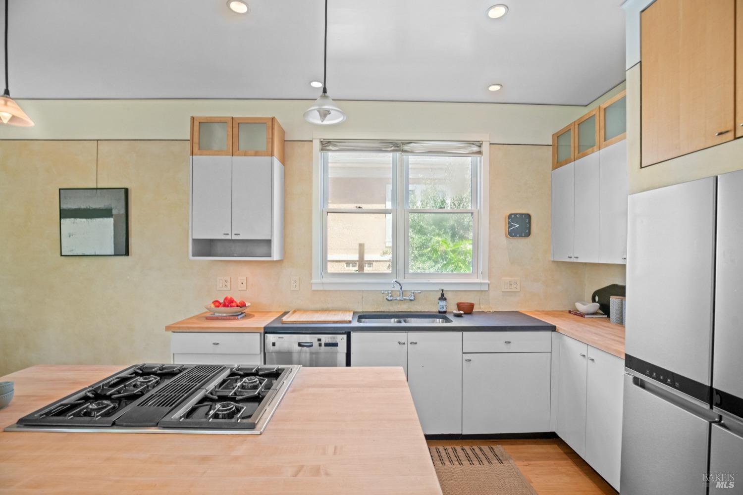 Detail Gallery Image 9 of 47 For 623 3rd St, Napa,  CA 94559 - 2 Beds | 2 Baths