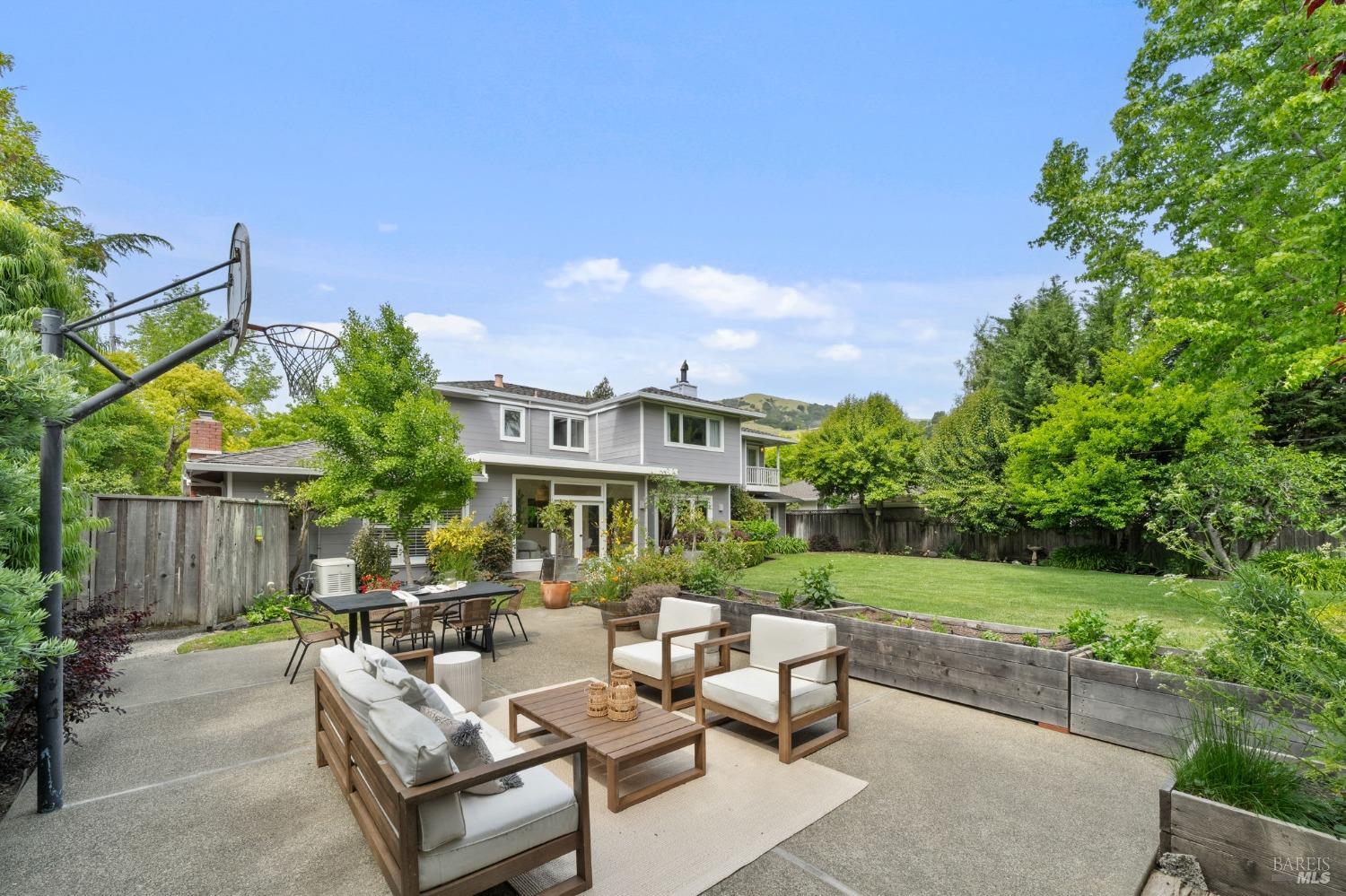 Detail Gallery Image 49 of 74 For 30 Tarry Rd, San Anselmo,  CA 94960 - 5 Beds | 3/1 Baths