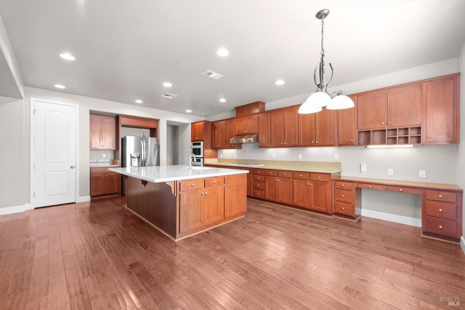 Detail Gallery Image 22 of 77 For 502 Longwood Pl, Vacaville,  CA 95688 - 3 Beds | 3/1 Baths