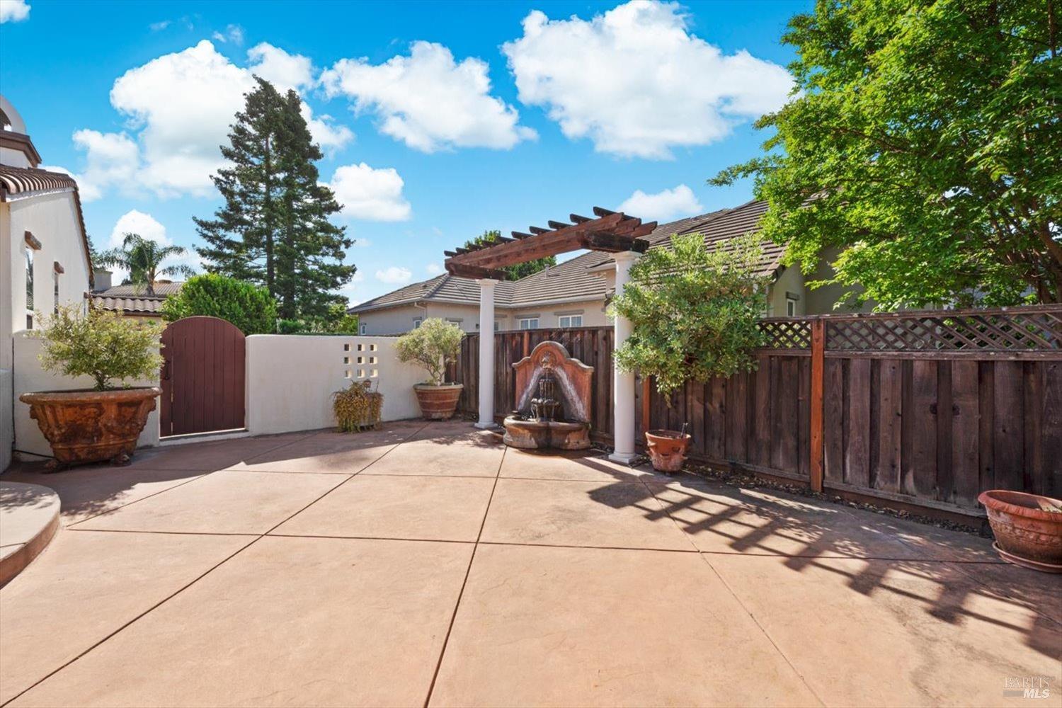 Detail Gallery Image 10 of 77 For 502 Longwood Pl, Vacaville,  CA 95688 - 3 Beds | 3/1 Baths