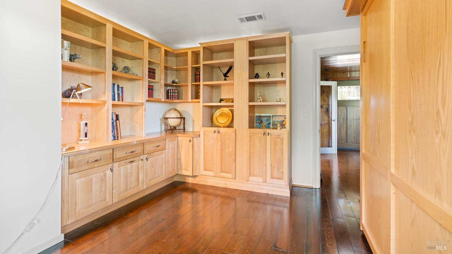 Detail Gallery Image 31 of 59 For 2267 Westside Rd, Healdsburg,  CA 95448 - 2 Beds | 2 Baths