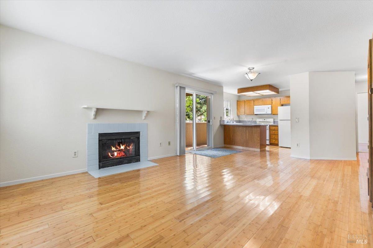 Detail Gallery Image 6 of 31 For 2579 Westberry Dr, Santa Rosa,  CA 95403 - 2 Beds | 2 Baths