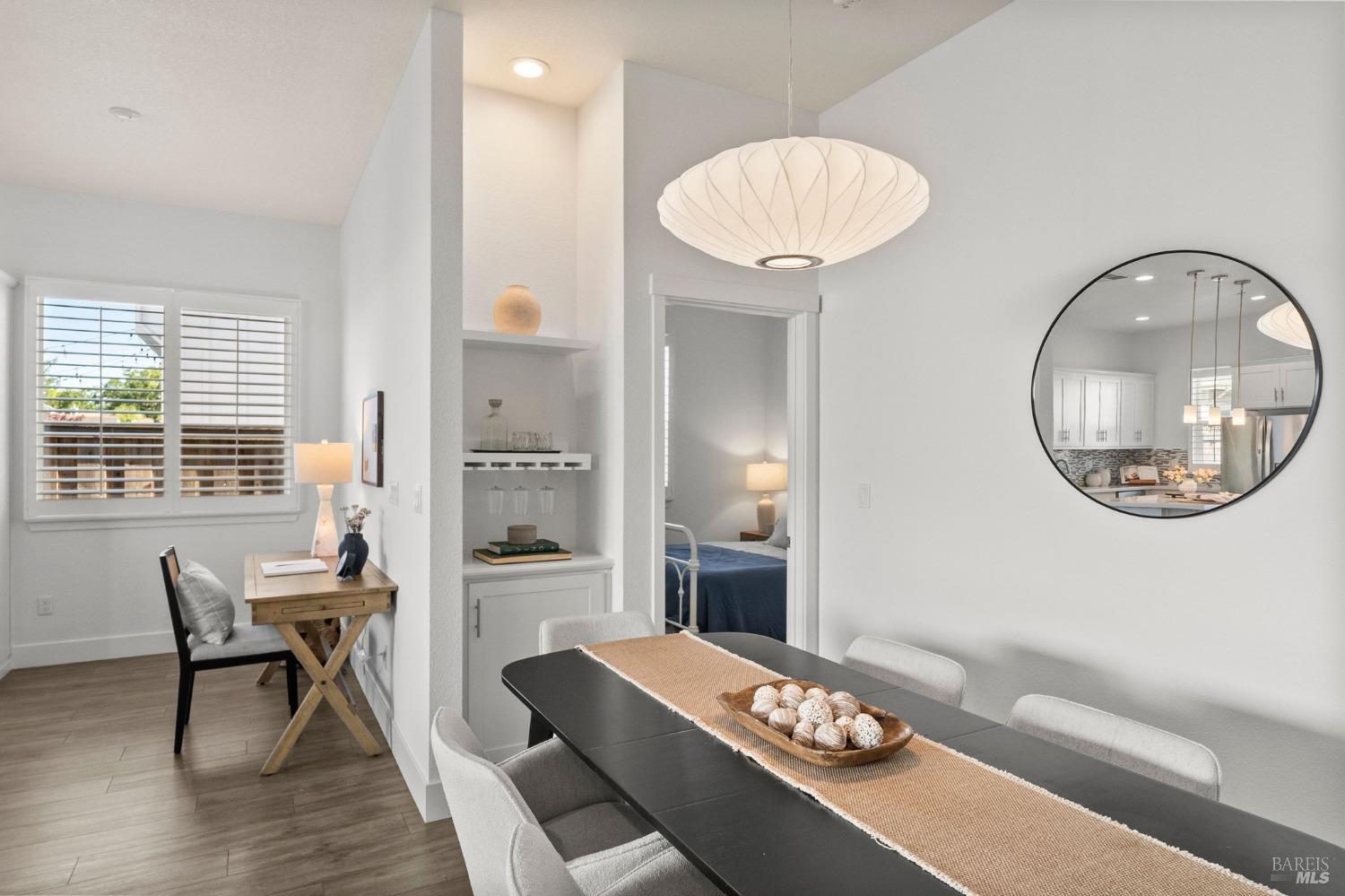 Detail Gallery Image 11 of 39 For 1443 Acorn Way, Windsor,  CA 95492 - 3 Beds | 2 Baths