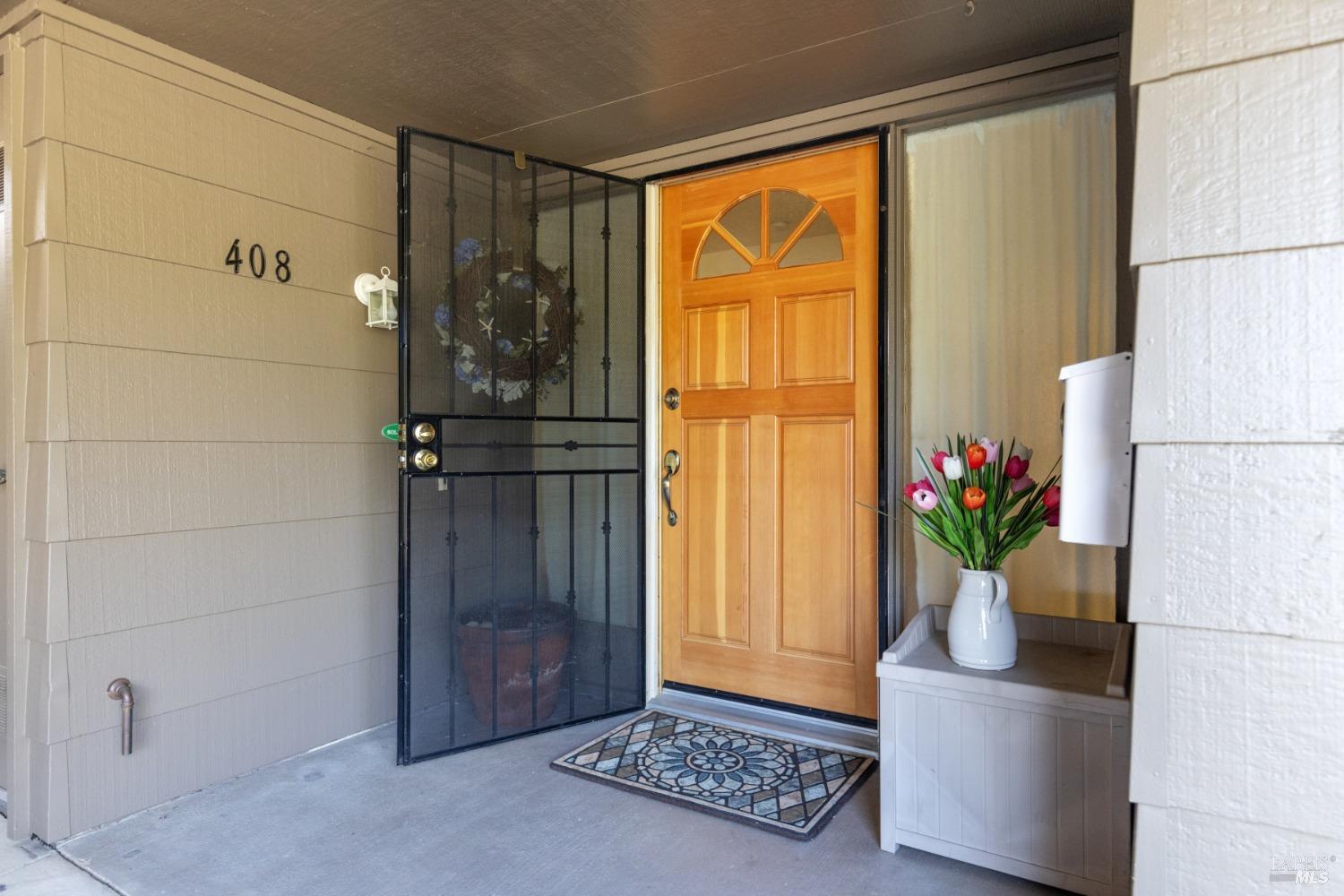 Detail Gallery Image 2 of 34 For 408 White Oak Dr, Santa Rosa,  CA 95409 - 2 Beds | 2 Baths