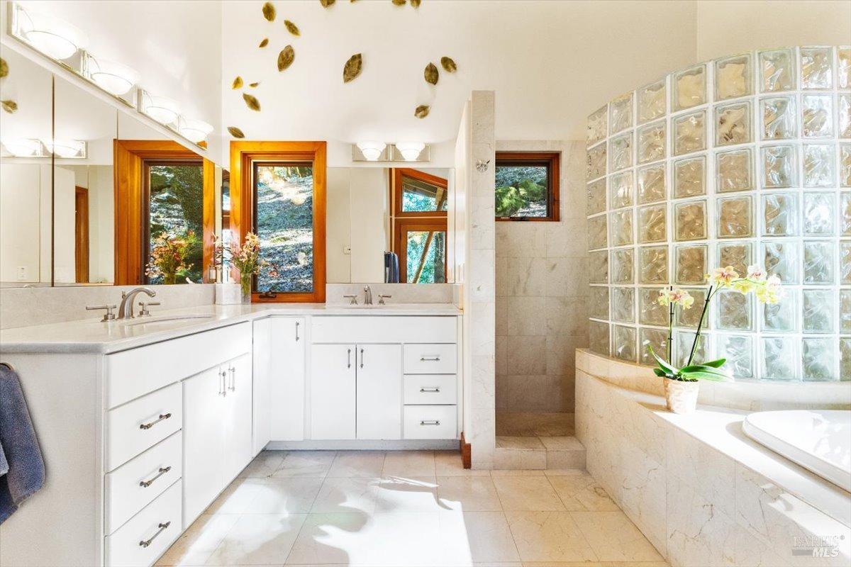 Detail Gallery Image 27 of 71 For 100 Zachary Ln, Santa Rosa,  CA 95404 - 3 Beds | 4 Baths