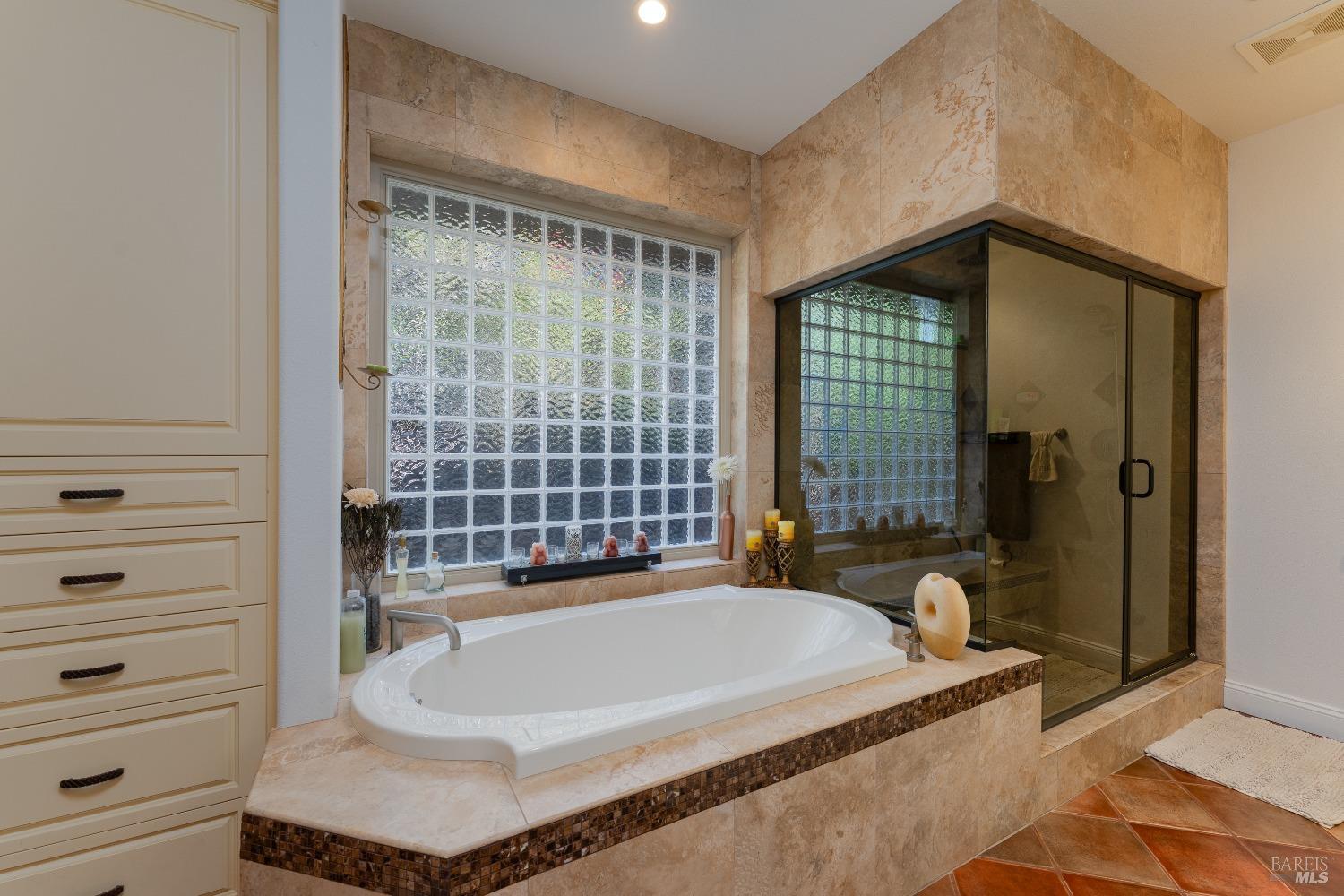 Detail Gallery Image 27 of 59 For 605 Park Blvd, Ukiah,  CA 95482 - 4 Beds | 3 Baths