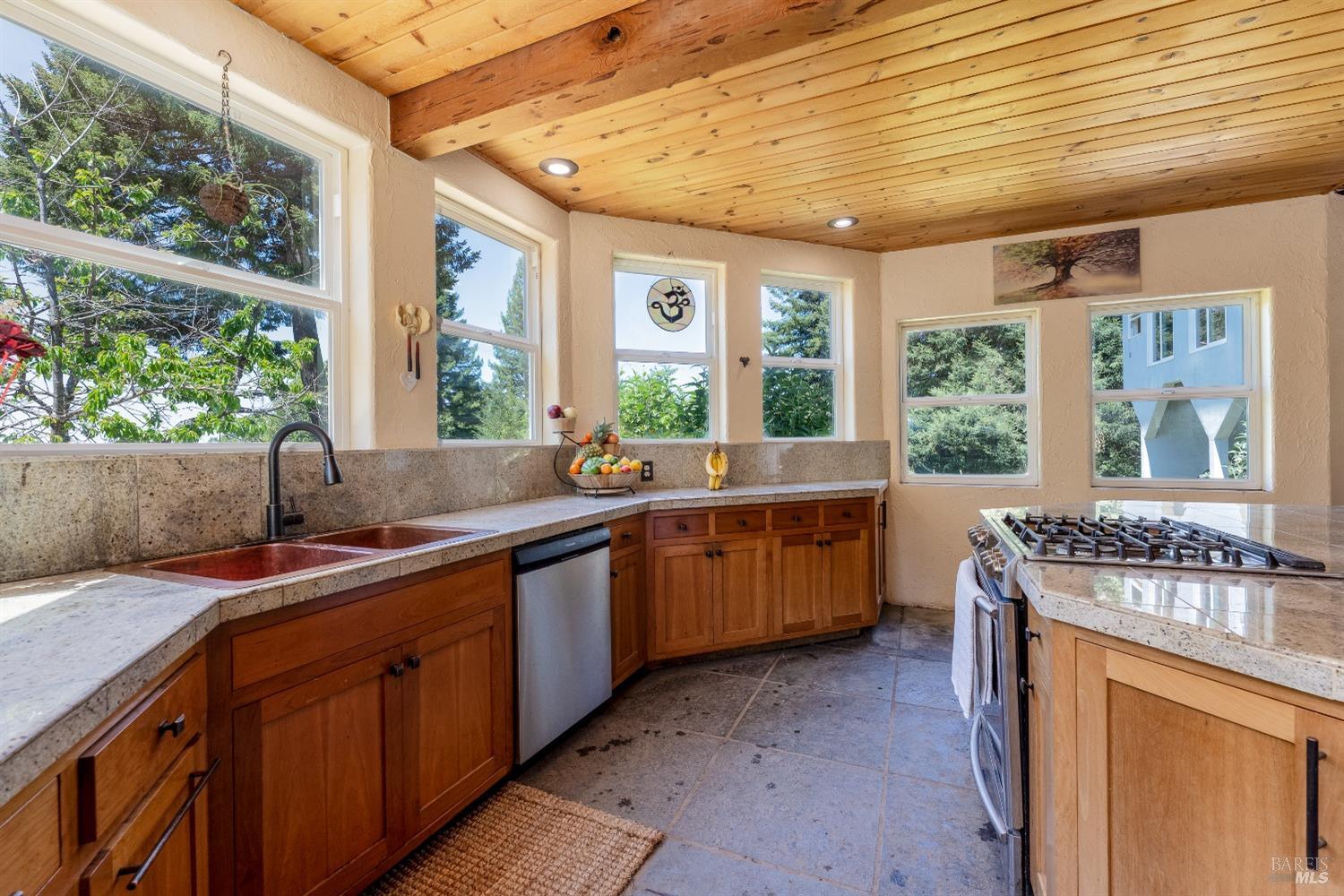 Detail Gallery Image 10 of 37 For 32211 Condor Rd, Willits,  CA 95490 - 4 Beds | 2/1 Baths
