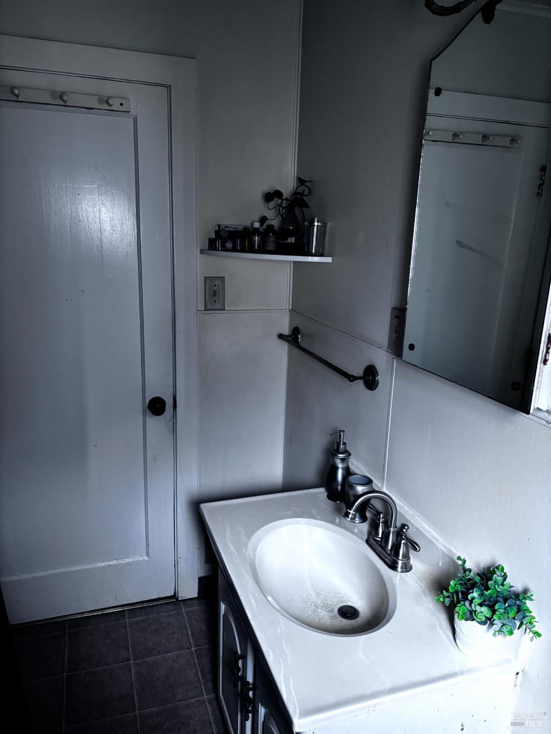 Detail Gallery Image 11 of 28 For 16 Octavia St, San Rafael,  CA 94901 - – Beds | – Baths