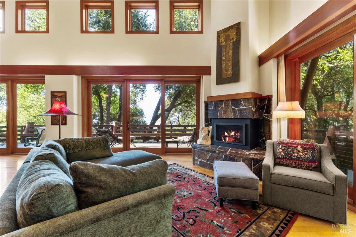 Detail Gallery Image 7 of 71 For 100 Zachary Ln, Santa Rosa,  CA 95404 - 3 Beds | 4 Baths
