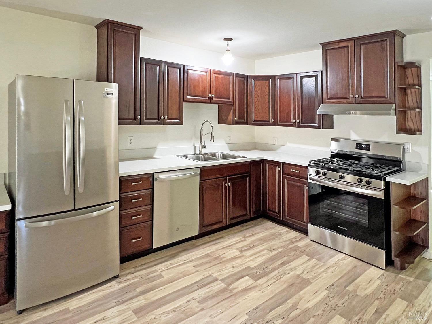 Detail Gallery Image 4 of 29 For 125 Court St, Ukiah,  CA 95482 - 3 Beds | 2 Baths