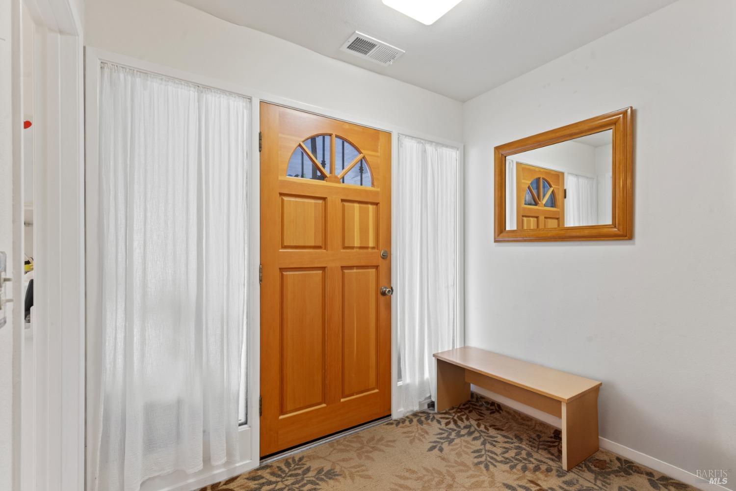 Detail Gallery Image 3 of 34 For 408 White Oak Dr, Santa Rosa,  CA 95409 - 2 Beds | 2 Baths