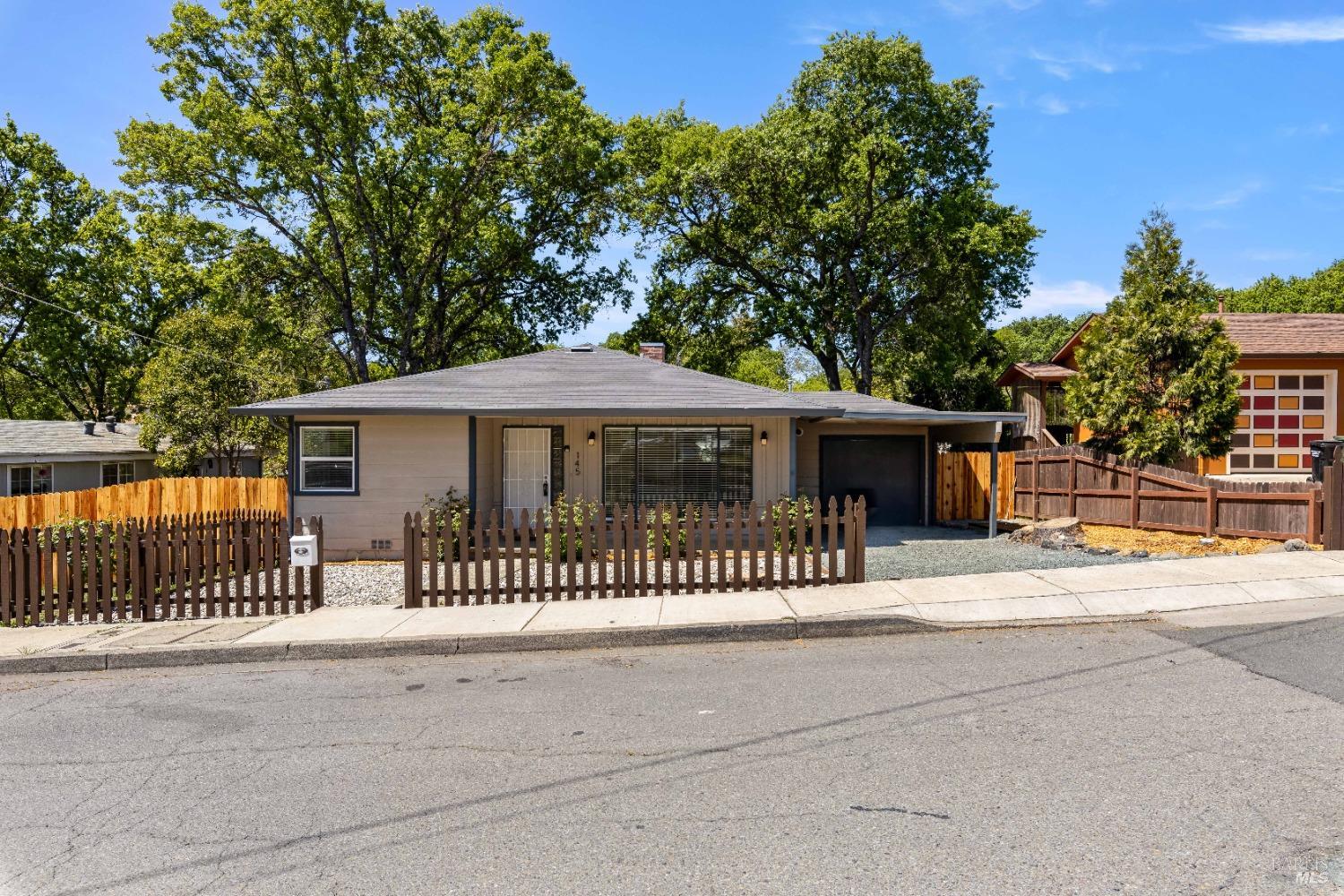 Detail Gallery Image 2 of 30 For 145 N Brush St, Lakeport,  CA 95453 - 3 Beds | 2 Baths