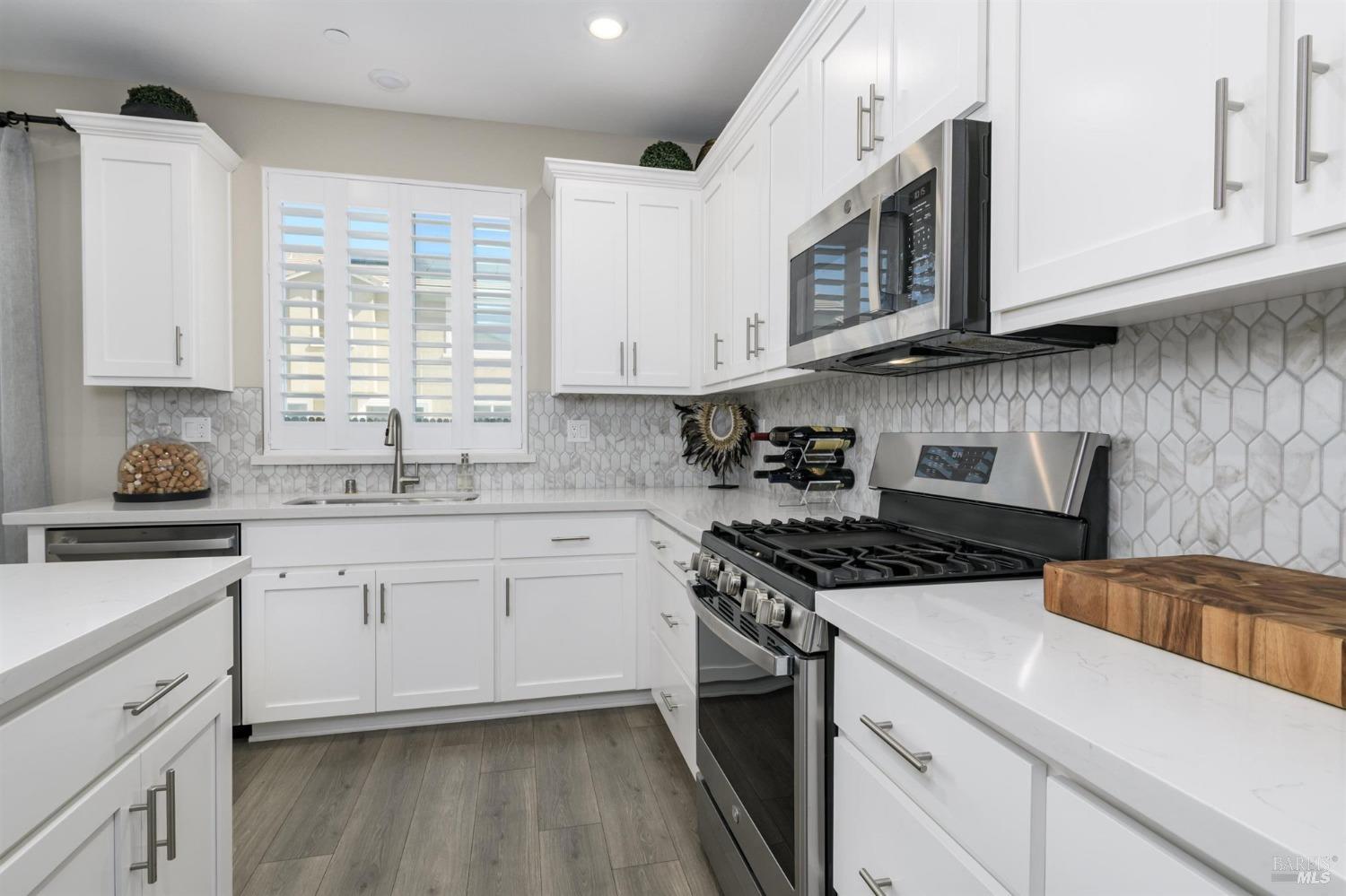 Detail Gallery Image 10 of 40 For 530 Aliki Dr, Vacaville,  CA 95688 - 3 Beds | 2/1 Baths