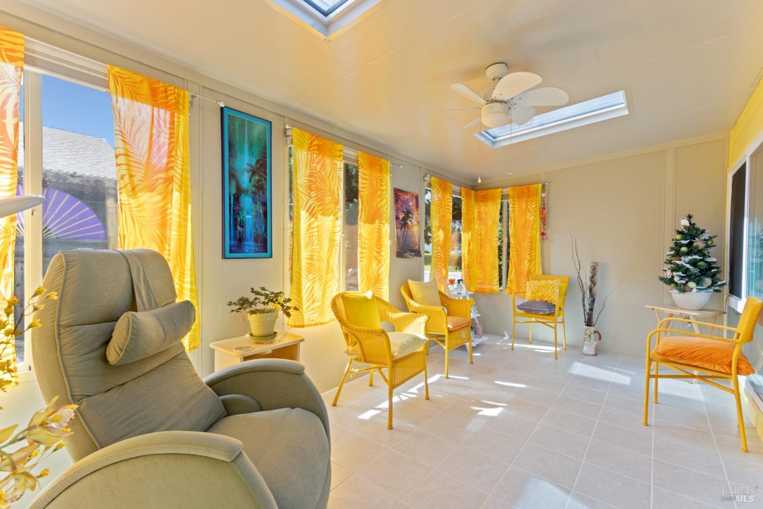 Detail Gallery Image 15 of 34 For 408 White Oak Dr, Santa Rosa,  CA 95409 - 2 Beds | 2 Baths