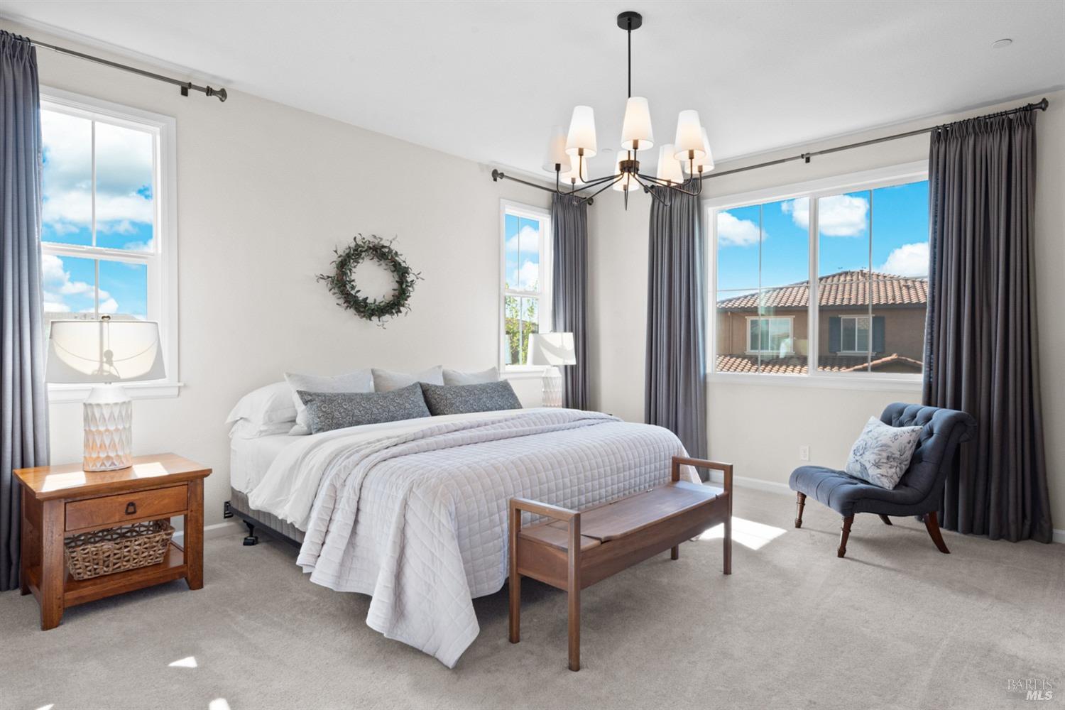 Detail Gallery Image 14 of 36 For 1085 Legion Ct, Dixon,  CA 95620 - 5 Beds | 2/1 Baths