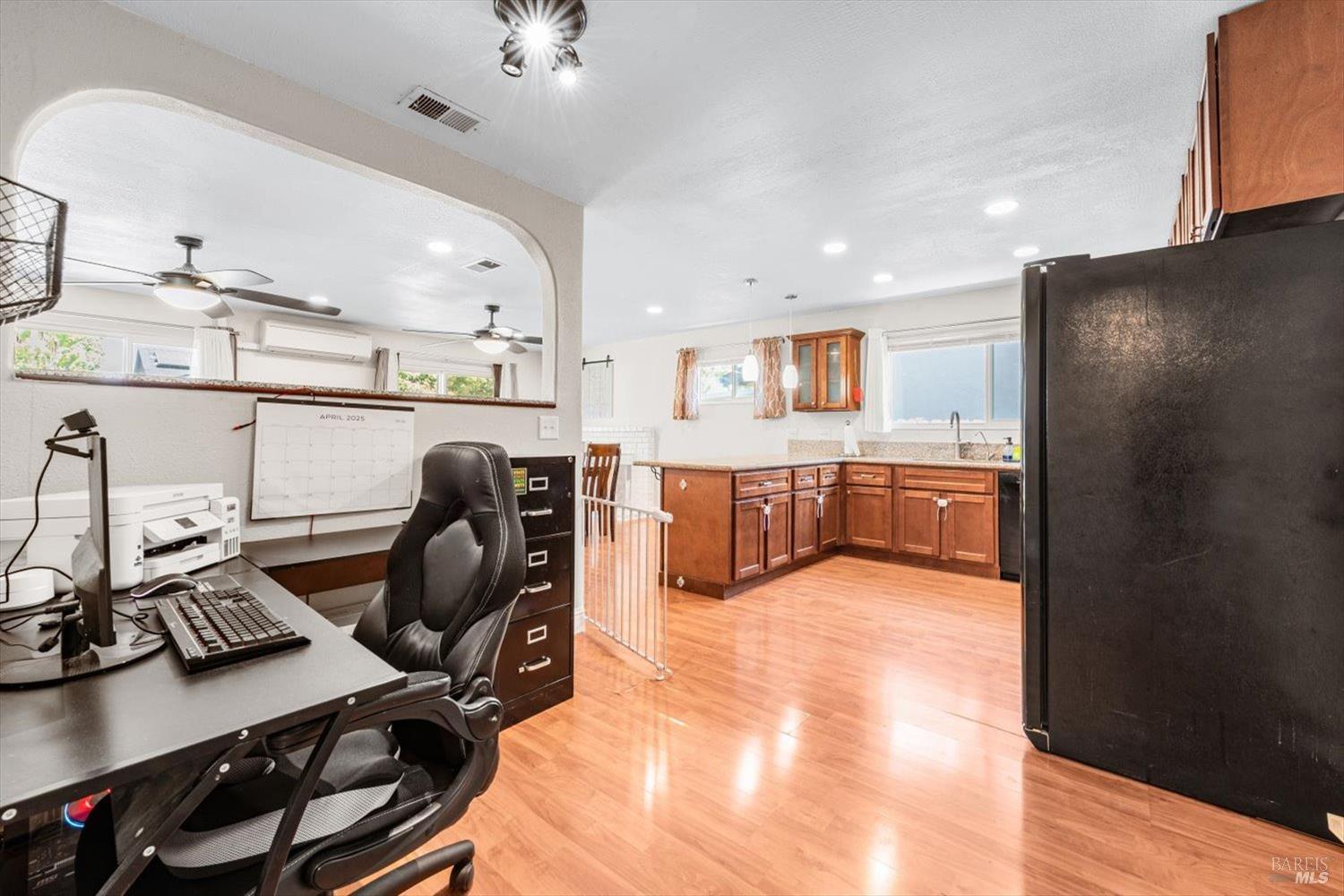 Detail Gallery Image 6 of 52 For 285 Cascade Dr, Vacaville,  CA 95687 - 5 Beds | 3 Baths