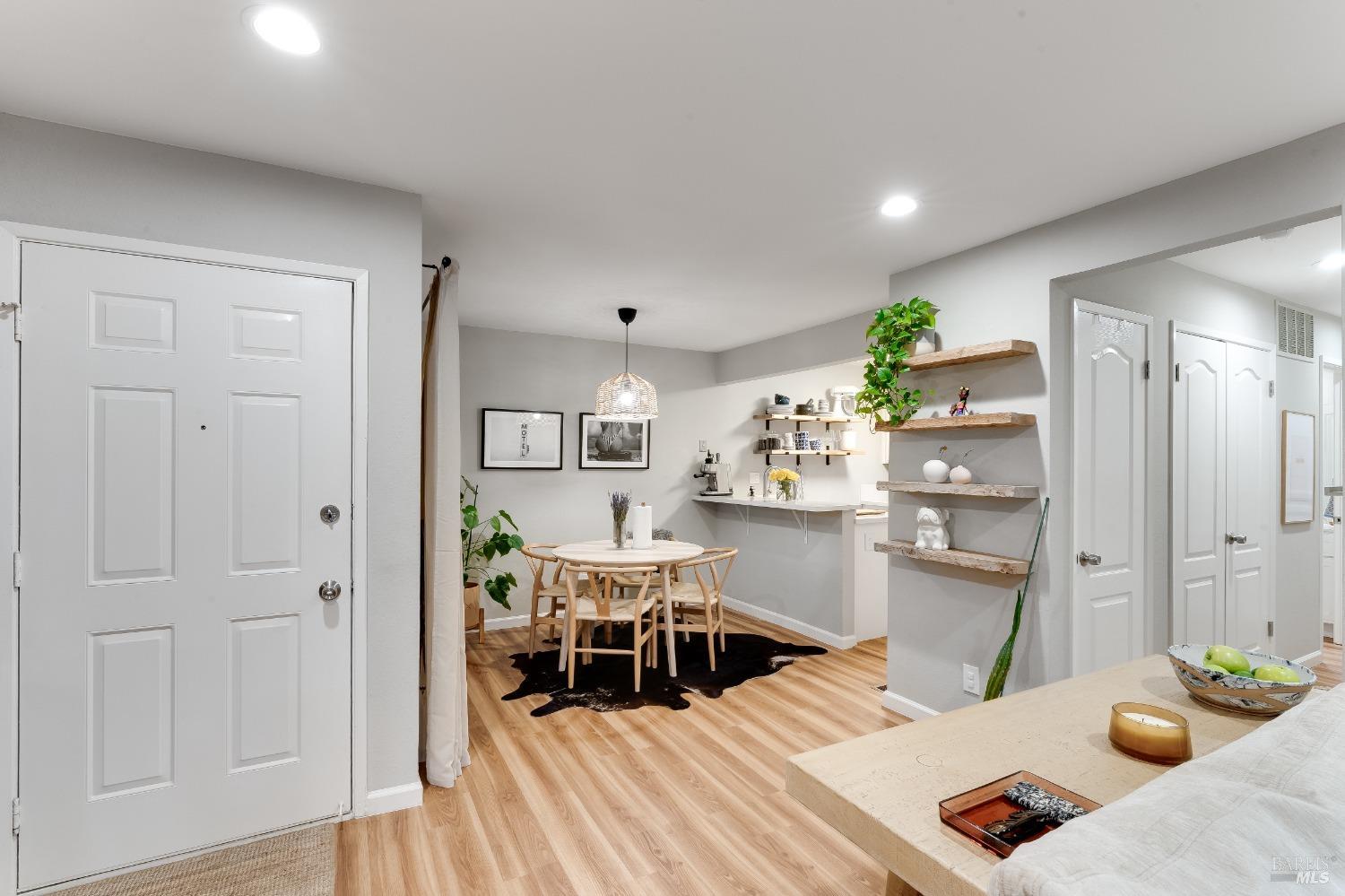 Detail Gallery Image 9 of 34 For 5455 Kirkwood Dr #B4,  Concord,  CA 94521 - 1 Beds | 1 Baths