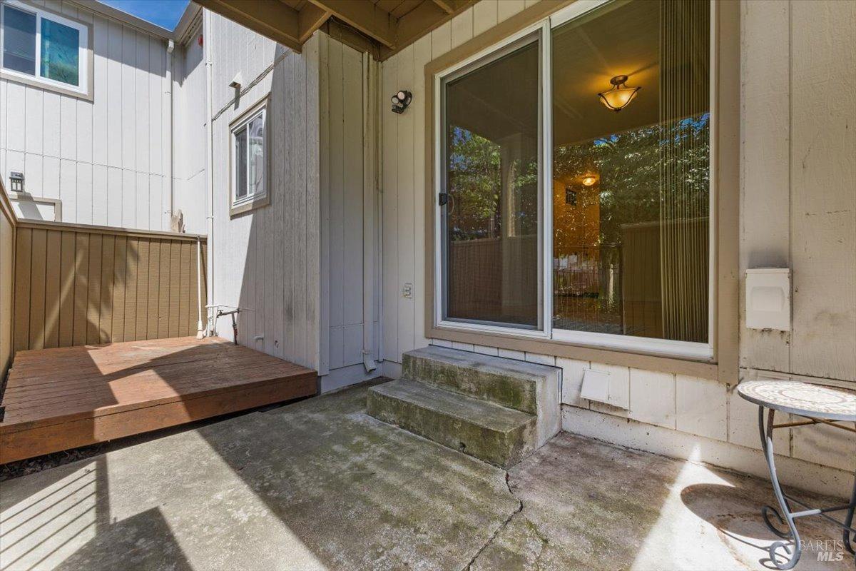 Detail Gallery Image 24 of 31 For 2579 Westberry Dr, Santa Rosa,  CA 95403 - 2 Beds | 2 Baths