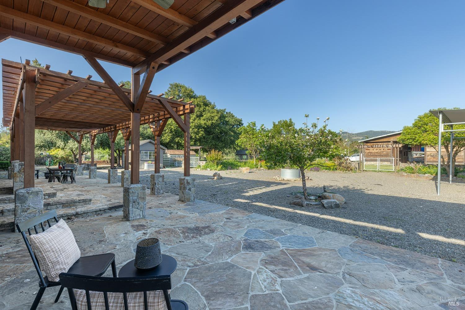 Detail Gallery Image 43 of 81 For 1040 Berry Ln, Napa,  CA 94558 - 2 Beds | 2/1 Baths