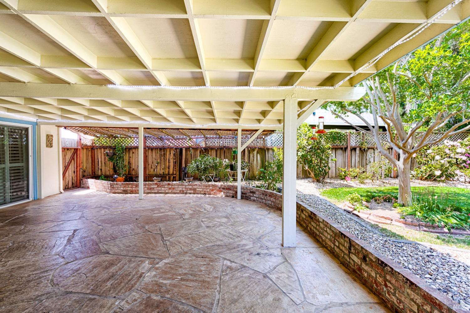 Detail Gallery Image 20 of 27 For 539 Badger St, Healdsburg,  CA 95448 - 3 Beds | 2 Baths