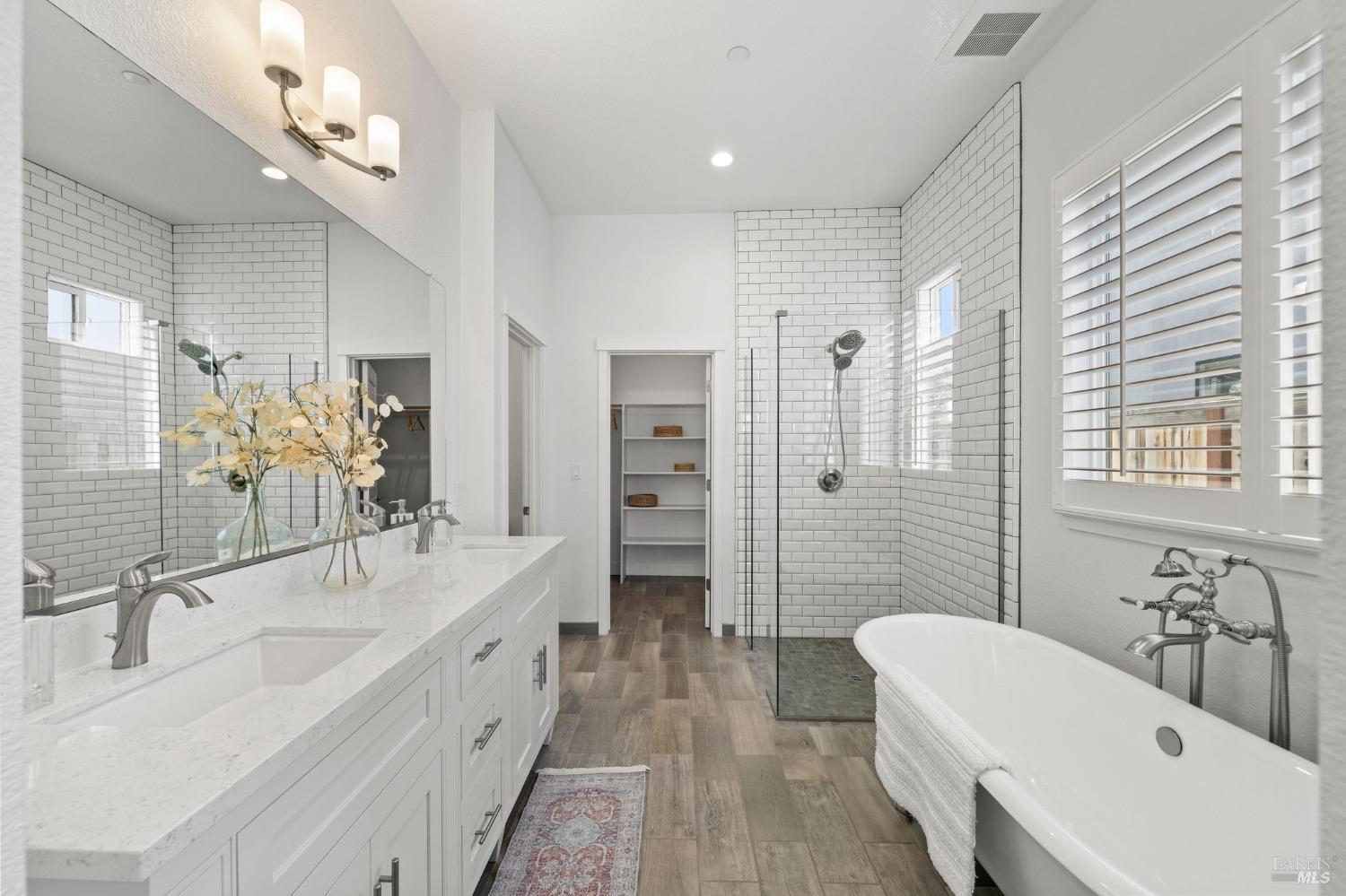 Detail Gallery Image 14 of 39 For 1443 Acorn Way, Windsor,  CA 95492 - 3 Beds | 2 Baths