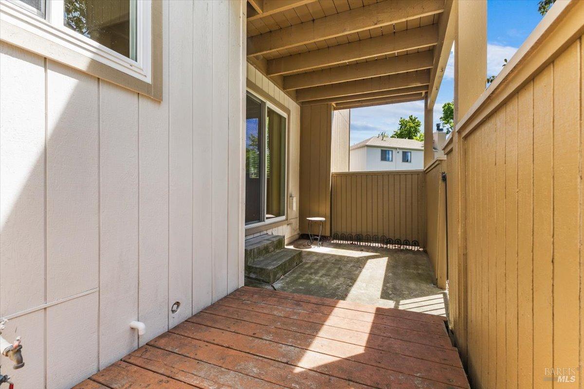 Detail Gallery Image 26 of 31 For 2579 Westberry Dr, Santa Rosa,  CA 95403 - 2 Beds | 2 Baths