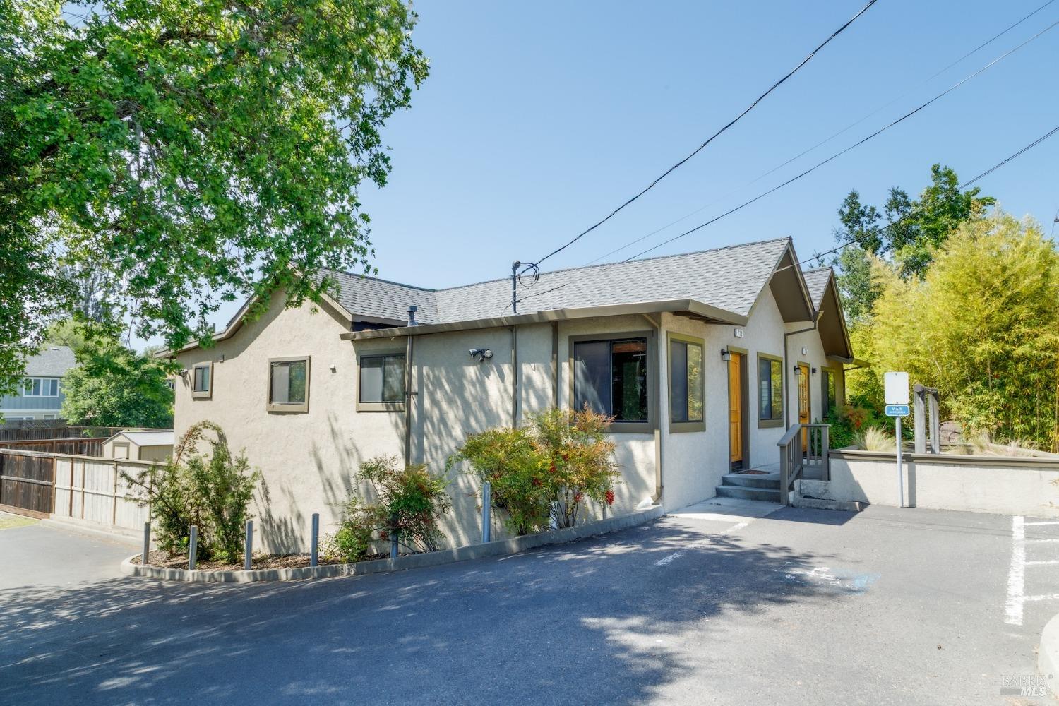 Detail Gallery Image 27 of 27 For 733 Healdsburg Ave, Healdsburg,  CA 95448 - 3 Beds | 2/2 Baths