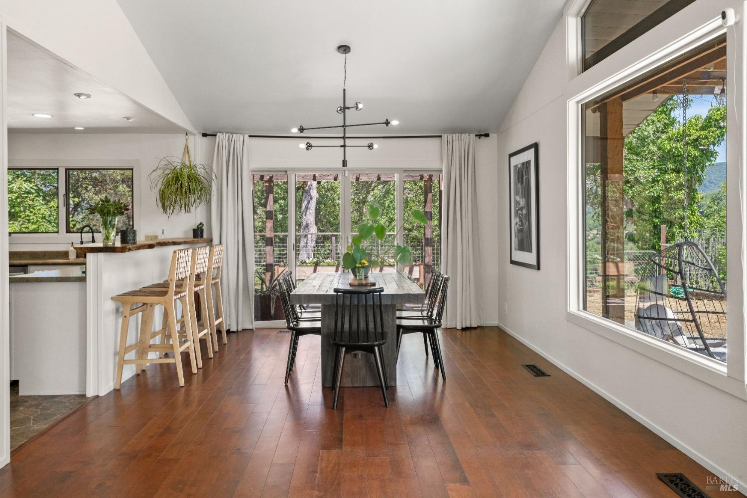 Detail Gallery Image 11 of 35 For 371 Quail Dr, Ukiah,  CA 95482 - 3 Beds | 2 Baths
