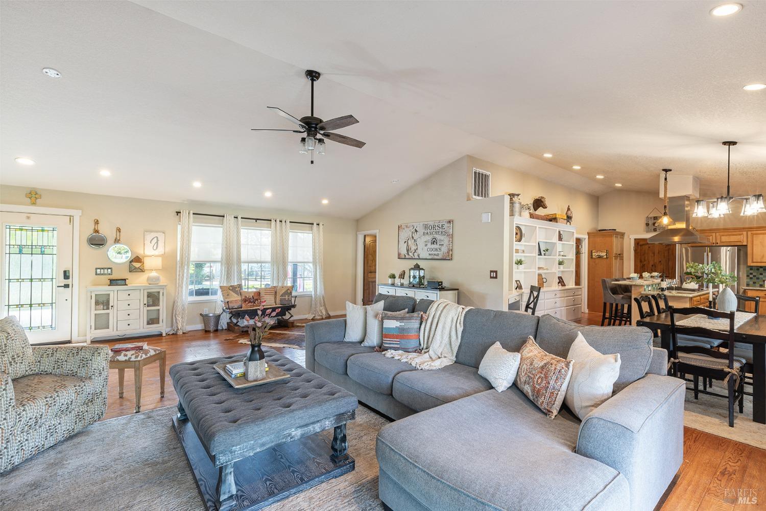 Detail Gallery Image 20 of 81 For 1040 Berry Ln, Napa,  CA 94558 - 2 Beds | 2/1 Baths