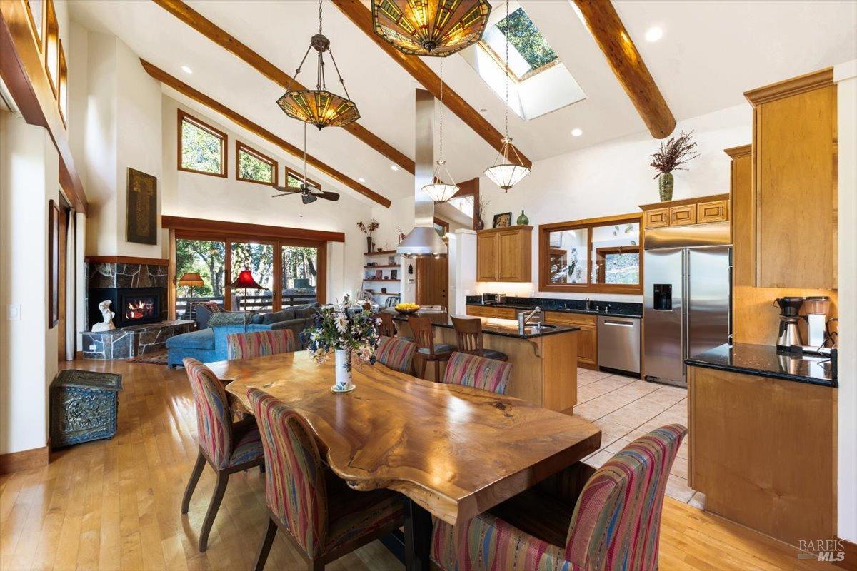 Detail Gallery Image 16 of 71 For 100 Zachary Ln, Santa Rosa,  CA 95404 - 3 Beds | 4 Baths