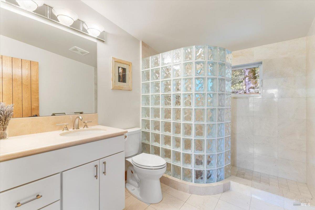 Detail Gallery Image 35 of 71 For 100 Zachary Ln, Santa Rosa,  CA 95404 - 3 Beds | 4 Baths