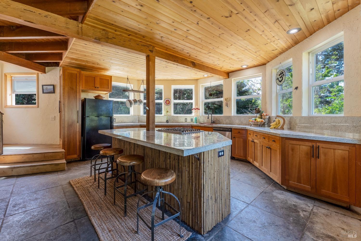 Detail Gallery Image 9 of 37 For 32211 Condor Rd, Willits,  CA 95490 - 4 Beds | 2/1 Baths