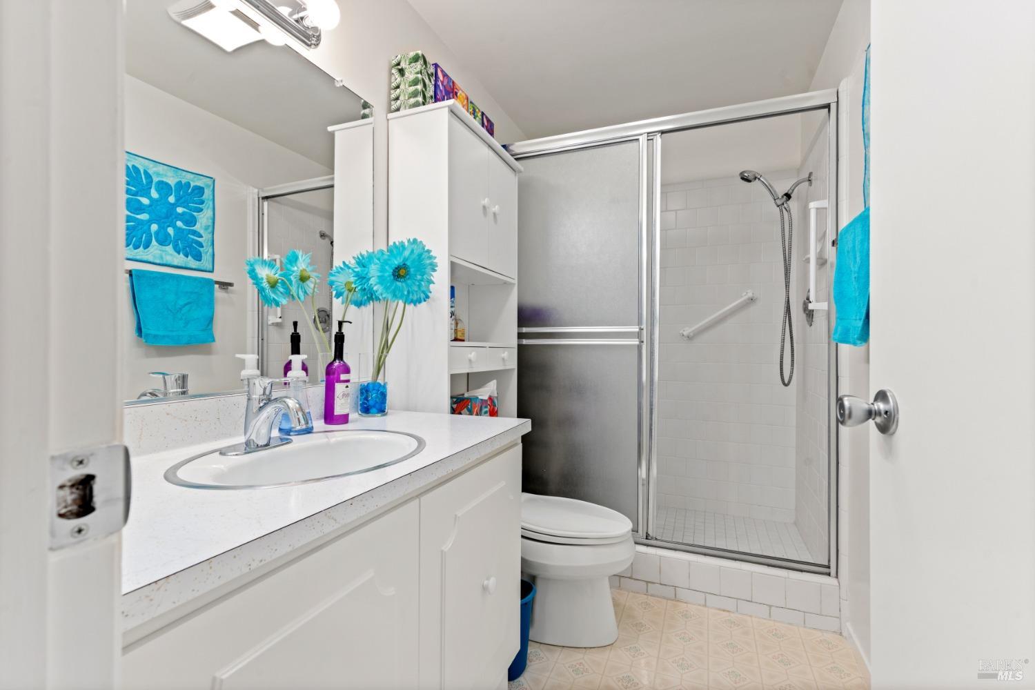 Detail Gallery Image 29 of 34 For 408 White Oak Dr, Santa Rosa,  CA 95409 - 2 Beds | 2 Baths