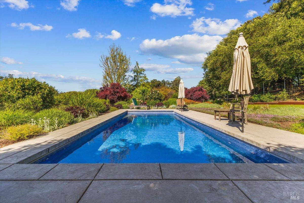 Detail Gallery Image 58 of 71 For 100 Zachary Ln, Santa Rosa,  CA 95404 - 3 Beds | 4 Baths