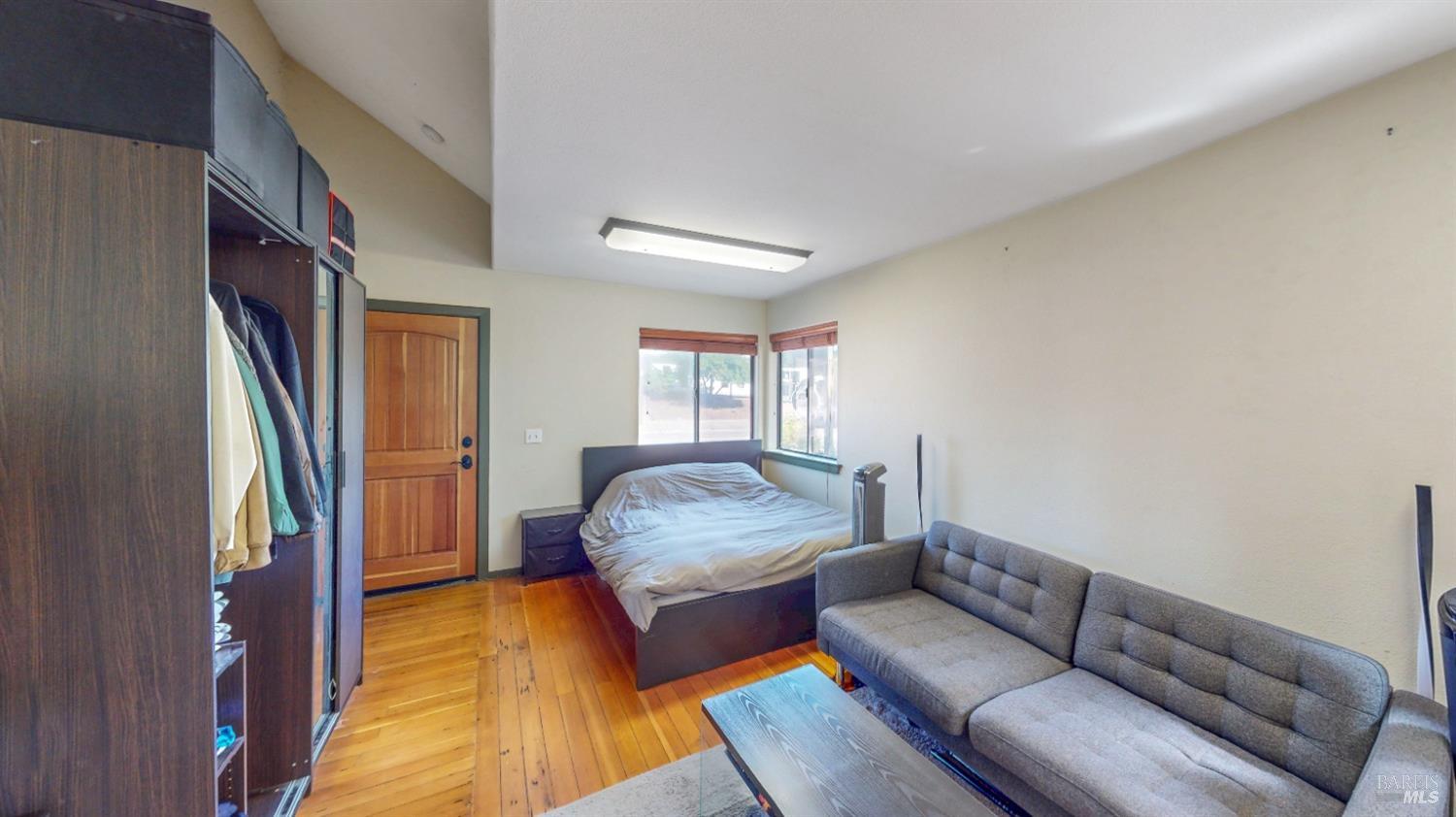 Detail Gallery Image 12 of 27 For 733 Healdsburg Ave, Healdsburg,  CA 95448 - 3 Beds | 2/2 Baths
