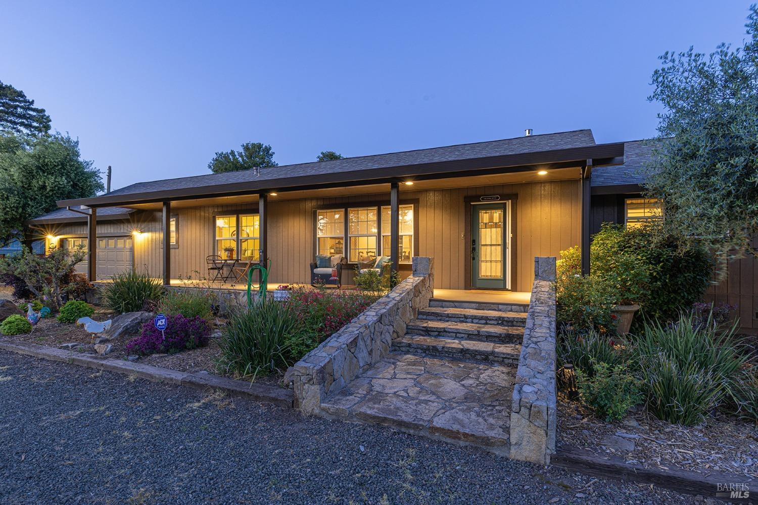 Detail Gallery Image 1 of 81 For 1040 Berry Ln, Napa,  CA 94558 - 2 Beds | 2/1 Baths